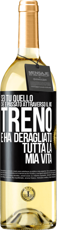 29,95 € Spedizione Gratuita | Vino bianco Edizione WHITE Sei tu quello che è passato attraverso il mio treno e ha deragliato tutta la mia vita Etichetta Nera. Etichetta personalizzabile Vino giovane Raccogliere 2024 Verdejo