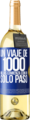 29,95 € Envío gratis | Vino Blanco Edición WHITE Un viaje de mil millas comienza con un solo paso Etiqueta Azul. Etiqueta personalizable Vino joven Cosecha 2023 Verdejo