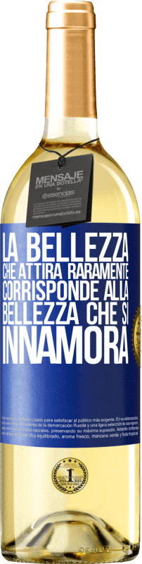 29,95 € Spedizione Gratuita | Vino bianco Edizione WHITE La bellezza che attira raramente corrisponde alla bellezza che si innamora Etichetta Blu. Etichetta personalizzabile Vino giovane Raccogliere 2024 Verdejo