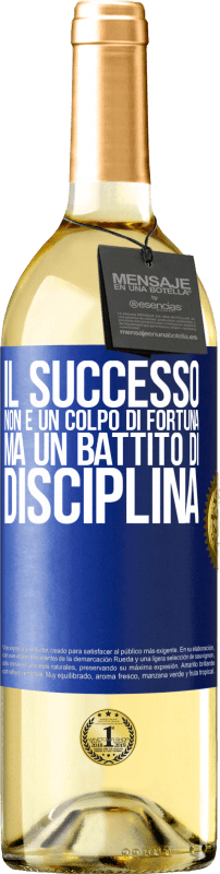 29,95 € Spedizione Gratuita | Vino bianco Edizione WHITE Il successo non è un colpo di fortuna, ma un battito di disciplina Etichetta Blu. Etichetta personalizzabile Vino giovane Raccogliere 2024 Verdejo