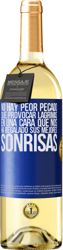 29,95 € Envío gratis | Vino Blanco Edición WHITE No hay peor pecado que provocar lágrimas en una cara que nos ha regalado sus mejores sonrisas Etiqueta Azul. Etiqueta personalizable Vino joven Cosecha 2024 Verdejo