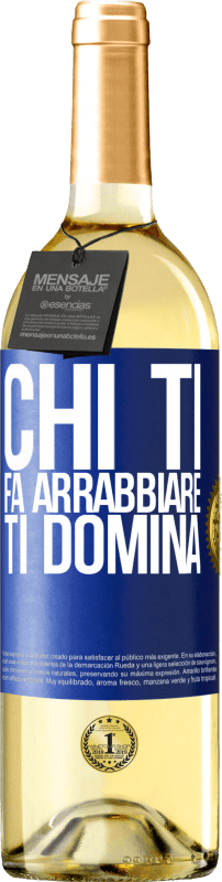 29,95 € Spedizione Gratuita | Vino bianco Edizione WHITE Chi ti fa arrabbiare ti domina Etichetta Blu. Etichetta personalizzabile Vino giovane Raccogliere 2024 Verdejo