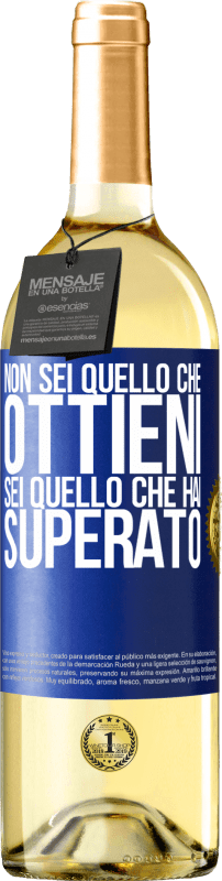 29,95 € Spedizione Gratuita | Vino bianco Edizione WHITE Non sei quello che ottieni. Sei quello che hai superato Etichetta Blu. Etichetta personalizzabile Vino giovane Raccogliere 2024 Verdejo