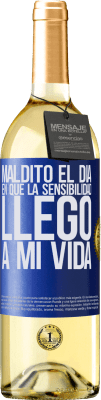 29,95 € Envío gratis | Vino Blanco Edición WHITE Maldito el día en que la sensibilidad llegó a mi vida Etiqueta Azul. Etiqueta personalizable Vino joven Cosecha 2023 Verdejo