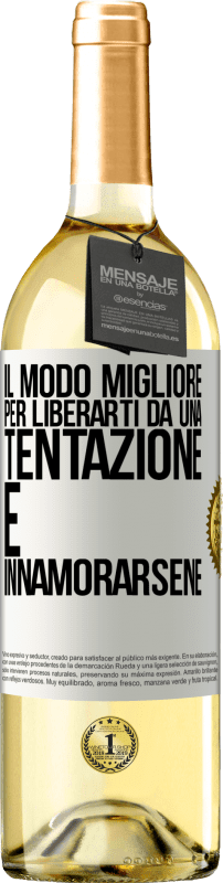 29,95 € Spedizione Gratuita | Vino bianco Edizione WHITE Il modo migliore per liberarti da una tentazione è innamorarsene Etichetta Bianca. Etichetta personalizzabile Vino giovane Raccogliere 2024 Verdejo