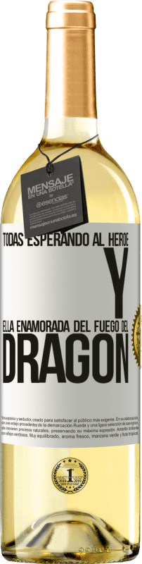 29,95 € Envío gratis | Vino Blanco Edición WHITE Todas esperando al héroe y ella enamorada del fuego del dragón Etiqueta Blanca. Etiqueta personalizable Vino joven Cosecha 2024 Verdejo