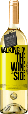 29,95 € Бесплатная доставка | Белое вино Издание WHITE Walking on the Wine Side® Желтая этикетка. Настраиваемая этикетка Молодое вино Урожай 2023 Verdejo