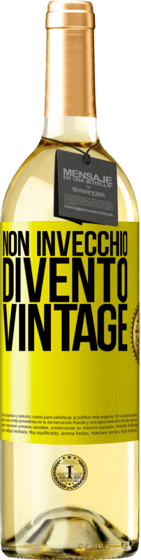 29,95 € Spedizione Gratuita | Vino bianco Edizione WHITE Non invecchio, divento vintage Etichetta Gialla. Etichetta personalizzabile Vino giovane Raccogliere 2024 Verdejo