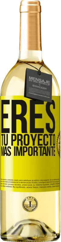 29,95 € Envío gratis | Vino Blanco Edición WHITE Eres tu proyecto más importante Etiqueta Amarilla. Etiqueta personalizable Vino joven Cosecha 2024 Verdejo