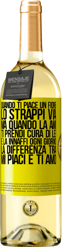 29,95 € Spedizione Gratuita | Vino bianco Edizione WHITE Quando ti piace un fiore, lo strappi via. Ma quando la ami, ti prendi cura di lei e la innaffi ogni giorno Etichetta Gialla. Etichetta personalizzabile Vino giovane Raccogliere 2025 Verdejo