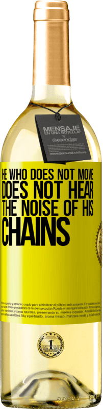 29,95 € 送料無料 | 白ワイン WHITEエディション 動かない人は鎖の音を聞きません 黄色のラベル. カスタマイズ可能なラベル 若いワイン 収穫 2025 Verdejo