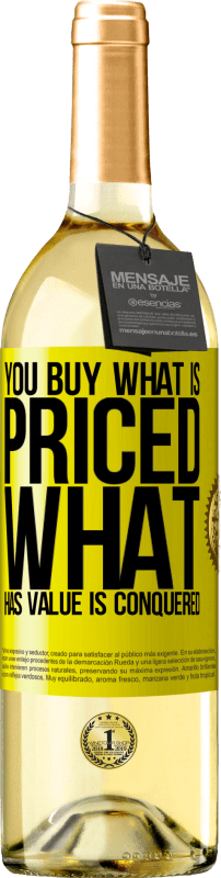 29,95 € 免费送货 | 白葡萄酒 WHITE版 您购买价格。有价值的东西被征服 黄色标签. 可自定义的标签 青年酒 收成 2023 Verdejo