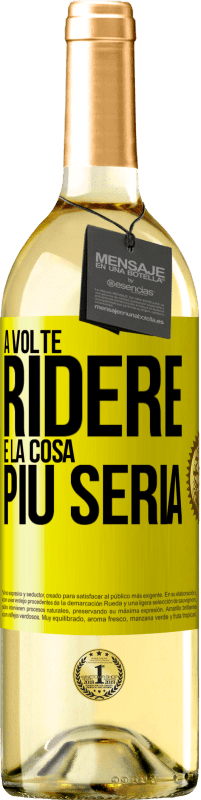 29,95 € Spedizione Gratuita | Vino bianco Edizione WHITE A volte ridere è la cosa più seria Etichetta Gialla. Etichetta personalizzabile Vino giovane Raccogliere 2023 Verdejo