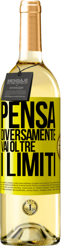 29,95 € Spedizione Gratuita | Vino bianco Edizione WHITE Pensa diversamente. Vai oltre i limiti Etichetta Gialla. Etichetta personalizzabile Vino giovane Raccogliere 2023 Verdejo