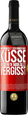 39,95 € Kostenloser Versand | Rotwein RED Ausgabe MBE Reserve Man erinnerst sich immer an die Küsse, bei denen man alles vergisst Rote Markierung. Anpassbares Etikett Reserve 12 Monate Ernte 2014 Tempranillo