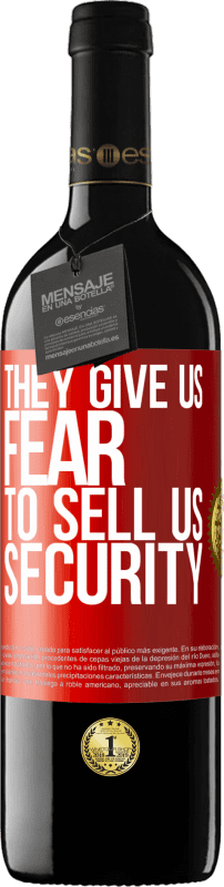 39,95 € 免费送货 | 红酒 RED版 MBE 预订 他们让我们害怕卖给我们安全 红色标签. 可自定义的标签 预订 12 个月 收成 2014 Tempranillo