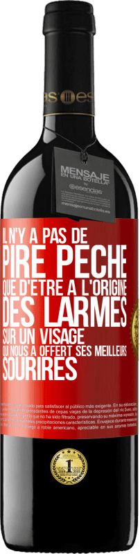 39,95 € Envoi gratuit | Vin rouge Édition RED MBE Réserve Il n'y a pas de pire péché que d'être à l'origine des larmes sur un visage qui nous a offert ses meilleurs sourires Étiquette Rouge. Étiquette personnalisable Réserve 12 Mois Récolte 2015 Tempranillo