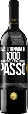 39,95 € Envio grátis | Vinho tinto Edição RED MBE Reserva Uma jornada de mil milhas começa com um único passo Etiqueta Preta. Etiqueta personalizável Reserva 12 Meses Colheita 2014 Tempranillo