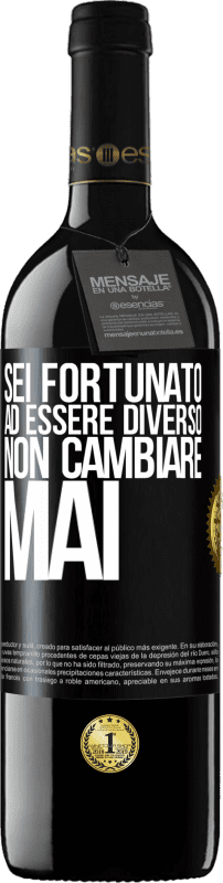 39,95 € Spedizione Gratuita | Vino rosso Edizione RED MBE Riserva Sei fortunato ad essere diverso. Non cambiare mai Etichetta Nera. Etichetta personalizzabile Riserva 12 Mesi Raccogliere 2015 Tempranillo