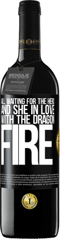 39,95 € Free Shipping | Red Wine RED Edition MBE Reserve All waiting for the hero and she in love with the dragon fire Black Label. Customizable label Reserve 12 Months Harvest 2015 Tempranillo