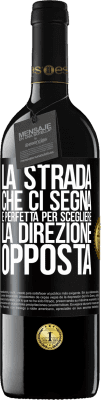 39,95 € Spedizione Gratuita | Vino rosso Edizione RED MBE Riserva La strada che ci segna è perfetta per scegliere la direzione opposta Etichetta Nera. Etichetta personalizzabile Riserva 12 Mesi Raccogliere 2014 Tempranillo