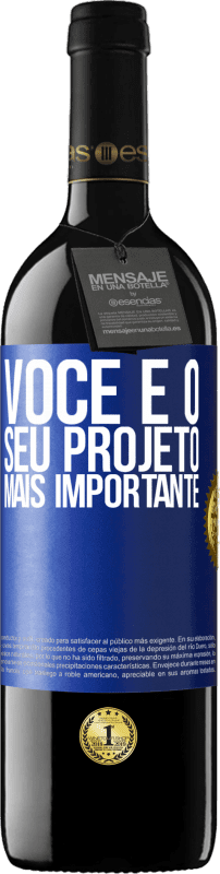 39,95 € Envio grátis | Vinho tinto Edição RED MBE Reserva Você é o seu projeto mais importante Etiqueta Azul. Etiqueta personalizável Reserva 12 Meses Colheita 2015 Tempranillo