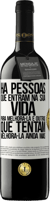 39,95 € Envio grátis | Vinho tinto Edição RED MBE Reserva Há pessoas que entram na sua vida para melhorá-la e outras que tentam melhorá-la ainda mais Etiqueta Branca. Etiqueta personalizável Reserva 12 Meses Colheita 2015 Tempranillo