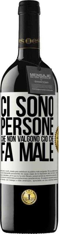 39,95 € Spedizione Gratuita | Vino rosso Edizione RED MBE Riserva Ci sono persone che non valgono ciò che fa male Etichetta Bianca. Etichetta personalizzabile Riserva 12 Mesi Raccogliere 2015 Tempranillo