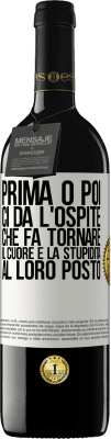 39,95 € Spedizione Gratuita | Vino rosso Edizione RED MBE Riserva Prima o poi ci dà l'ospite che fa tornare il cuore e la stupidità al loro posto Etichetta Bianca. Etichetta personalizzabile Riserva 12 Mesi Raccogliere 2016 Tempranillo