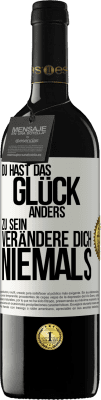 39,95 € Kostenloser Versand | Rotwein RED Ausgabe MBE Reserve Du hast das Glück, anders zu sein. Verändere dich niemals Weißes Etikett. Anpassbares Etikett Reserve 12 Monate Ernte 2015 Tempranillo