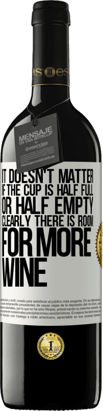 39,95 € 免费送货 | 红酒 RED版 MBE 预订 杯子是半满还是半空都没关系。显然还有更多的葡萄酒余地 白标. 可自定义的标签 预订 12 个月 收成 2016 Tempranillo