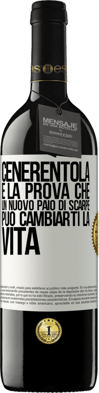 39,95 € Spedizione Gratuita | Vino rosso Edizione RED MBE Riserva Cenerentola è la prova che un nuovo paio di scarpe può cambiarti la vita Etichetta Bianca. Etichetta personalizzabile Riserva 12 Mesi Raccogliere 2015 Tempranillo