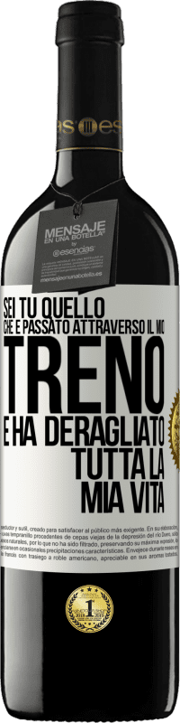 39,95 € Spedizione Gratuita | Vino rosso Edizione RED MBE Riserva Sei tu quello che è passato attraverso il mio treno e ha deragliato tutta la mia vita Etichetta Bianca. Etichetta personalizzabile Riserva 12 Mesi Raccogliere 2015 Tempranillo