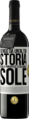 39,95 € Spedizione Gratuita | Vino rosso Edizione RED MBE Riserva Vengo da un'altra storia in cui le principesse si salvano da sole Etichetta Bianca. Etichetta personalizzabile Riserva 12 Mesi Raccogliere 2014 Tempranillo