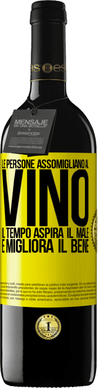 39,95 € Spedizione Gratuita | Vino rosso Edizione RED MBE Riserva Le persone assomigliano al vino. Il tempo aspira il male e migliora il bene Etichetta Gialla. Etichetta personalizzabile Riserva 12 Mesi Raccogliere 2015 Tempranillo