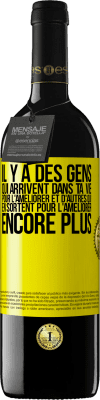 39,95 € Envoi gratuit | Vin rouge Édition RED MBE Réserve Il y a des gens qui arrivent dans ta vie pour l'améliorer et d'autres qui en sortent pour l'améliorer encore plus Étiquette Jaune. Étiquette personnalisable Réserve 12 Mois Récolte 2015 Tempranillo