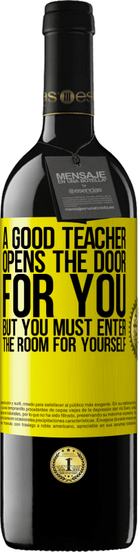 39,95 € 免费送货 | 红酒 RED版 MBE 预订 一位好老师为您打开门，但您必须自己进入房间 黄色标签. 可自定义的标签 预订 12 个月 收成 2014 Tempranillo