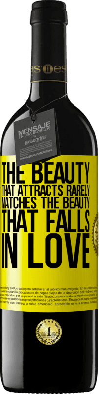 39,95 € 免费送货 | 红酒 RED版 MBE 预订 很少吸引的美与坠入爱河的美相匹配 黄色标签. 可自定义的标签 预订 12 个月 收成 2016 Tempranillo