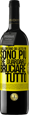 39,95 € Spedizione Gratuita | Vino rosso Edizione RED MBE Riserva Mi allontano da lieto fine, sono più che guardarlo bruciare tutto Etichetta Gialla. Etichetta personalizzabile Riserva 12 Mesi Raccogliere 2014 Tempranillo