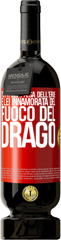 49,95 € Spedizione Gratuita | Vino rosso Edizione Premium MBS® Riserva Tutti in attesa dell'eroe e lei innamorata del fuoco del drago Etichetta Rossa. Etichetta personalizzabile Riserva 12 Mesi Raccogliere 2015 Tempranillo