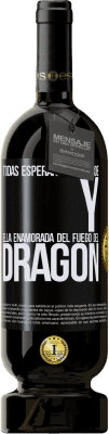 49,95 € Envío gratis | Vino Tinto Edición Premium MBS® Reserva Todas esperando al héroe y ella enamorada del fuego del dragón Etiqueta Negra. Etiqueta personalizable Reserva 12 Meses Cosecha 2015 Tempranillo