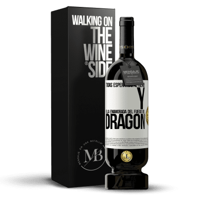 «Todas esperando al héroe y ella enamorada del fuego del dragón» Edición Premium MBS® Reserva