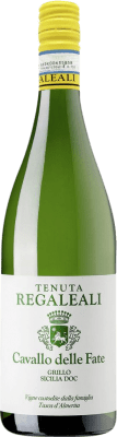 19,95 € Kostenloser Versand | Weißwein Tenuta Regaleali Cavallo delle Fate Selezione Vigneti D.O.C. Sicilia Sizilien Italien Grillo Flasche 75 cl
