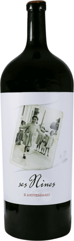 559,95 € 免费送货 | 红葡萄酒 Tianna Negre Ses Nines I.G.P. Vi de la Terra de Mallorca 马略卡 西班牙 Merlot — 梅洛, Syrah — 西拉, Cabernet Sauvignon — 赤霞珠, Callet — 卡列特, Mantonegro — 曼托内格罗 巴尔塔萨瓶 — Balthazar 12 L