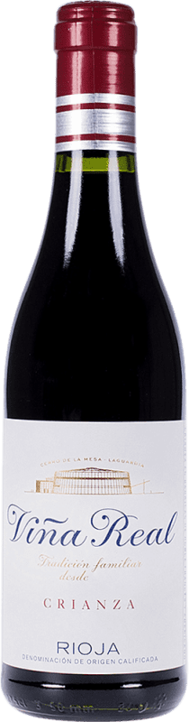 96,95 € 免费送货 | 盒装12个 红葡萄酒 Viña Real Crianza — 陈酿 D.O.Ca. Rioja 拉里奥哈 西班牙 Tempranillo — 丹魄, Garnacha — 歌海娜, Graciano — 格拉西亚诺, Mazuelo — 马苏埃洛 半瓶装 37 cl