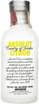 37,95 € Spedizione Gratuita | Scatola da 12 unità Vodka Absolut Svezia Bottiglietta Mignon 5 cl Citron — Limone