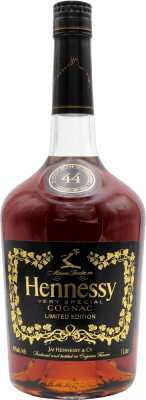 5 409,95 € Envio grátis | Conhaque Cognac Hennessy 44 Barack Obama VS Very Special — Muito Especial, Edição Limitada A.O.C. Cognac França 1 L