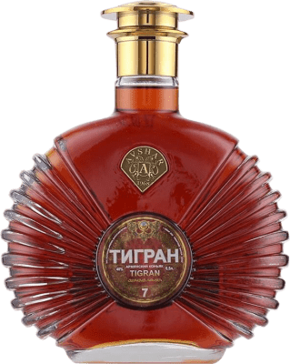 26,95 € Envio grátis | Brandy Conhaque Tigran Armenian Armênia 7 Anos Garrafa Medium 50 cl