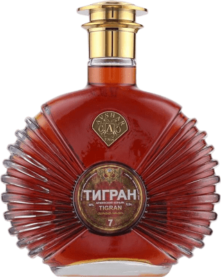 26,95 € Spedizione Gratuita | Brandy Tigran Armenia 7 Anni Bottiglia Medium 50 cl