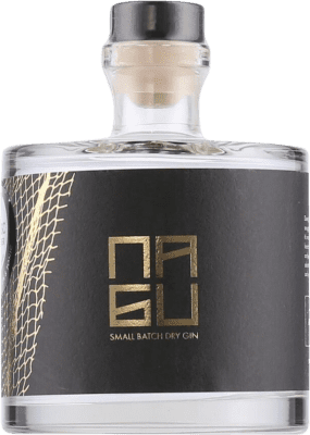 45,95 € Бесплатная доставка | Джин Nagu Small Batch Dry Gin Финляндия бутылка Medium 50 cl